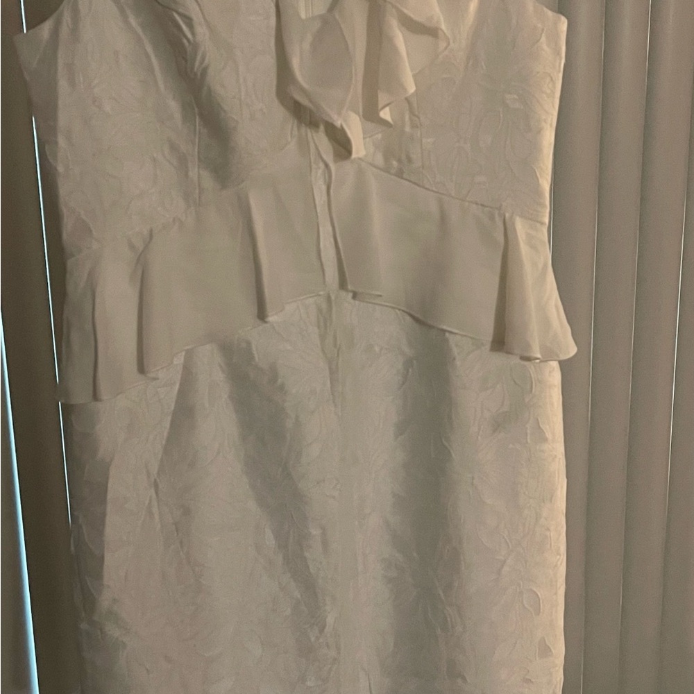 White dress, size XL, wore it once.